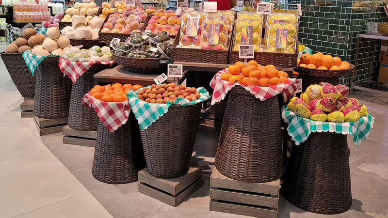 Fruit-and-vegetable-display-4